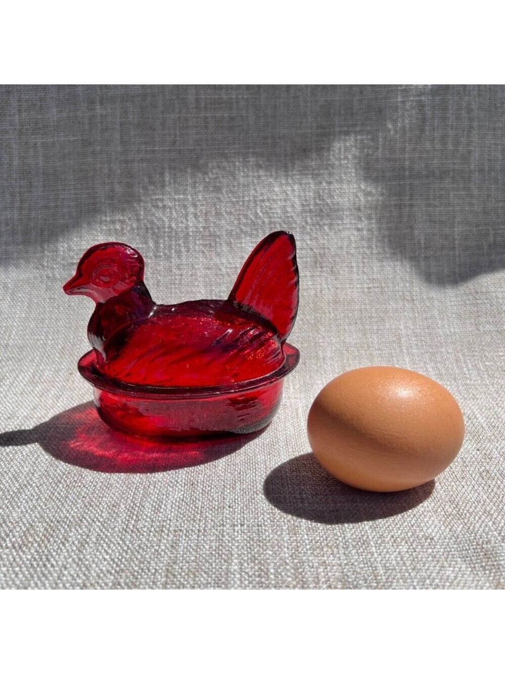 Ruby Red Hen on a Nest HON - Picture 2 of 4